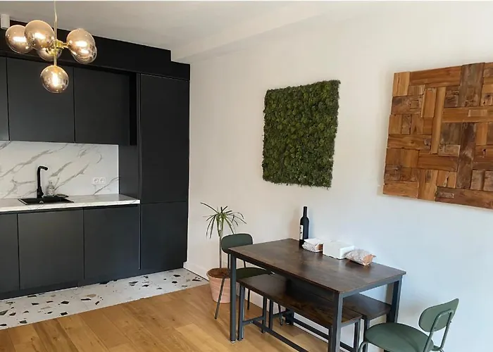 Apartment Elegant & Chic A *